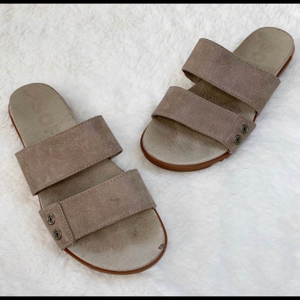 Sorel sandals 8.5